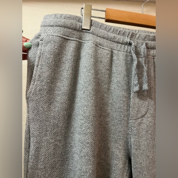 ⚫️ BOGO Faherty grey sweatpants size XXL comfortable for lounging or working out - Picture 4 of 7